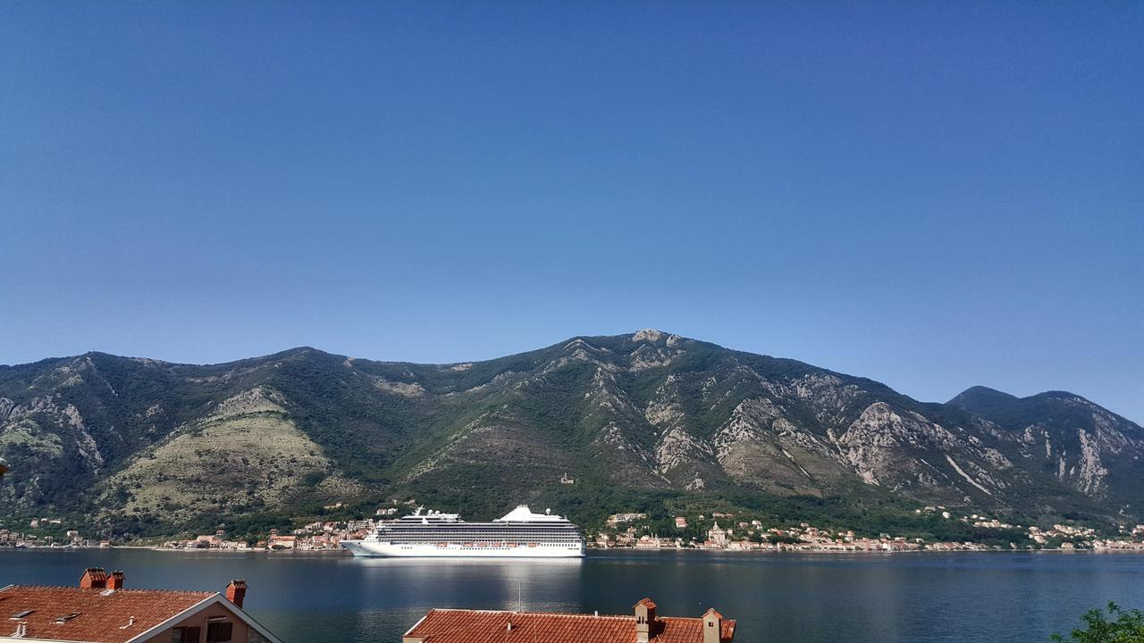 With Sea View Konukevi Kotor